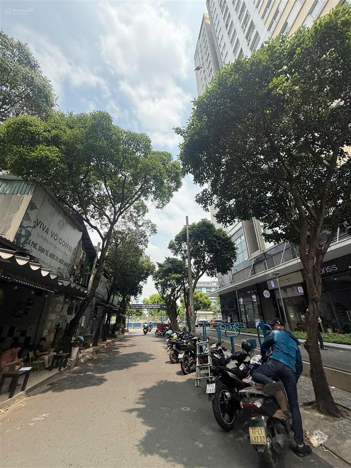 Giá 55tr  cho thuê nhà 2 mặt tiền 86 phổ quang, q.tân bình  dt 5,4x20m  4 tầng