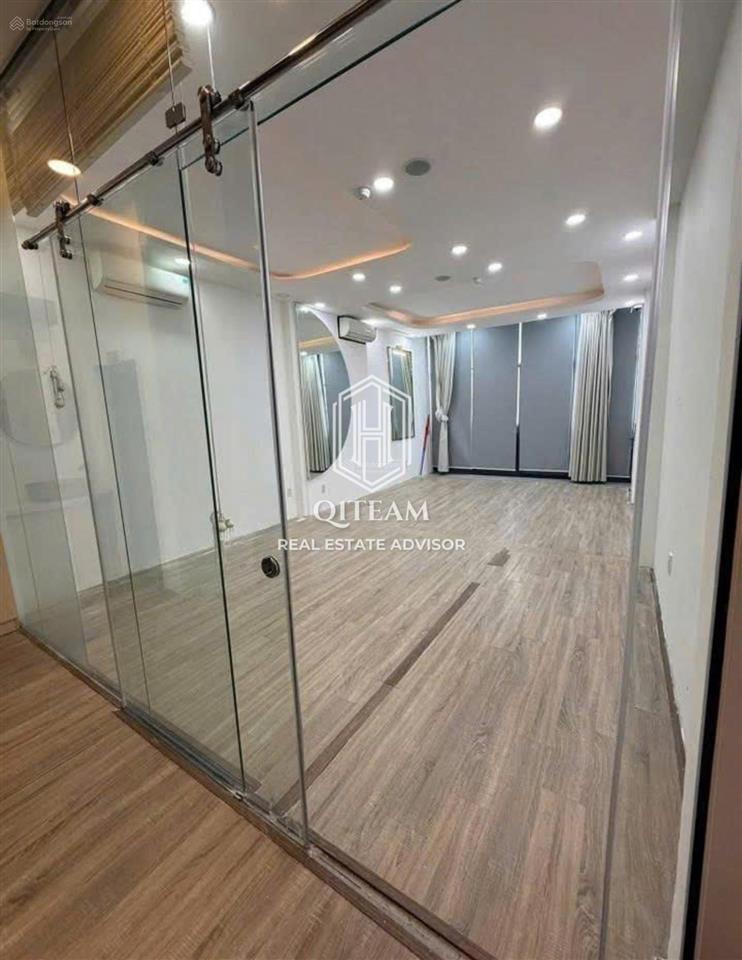 Có thang máy  cho thuê nhà 52 trần khắc chân, quận 1  dt 5x12m, nhà mới
