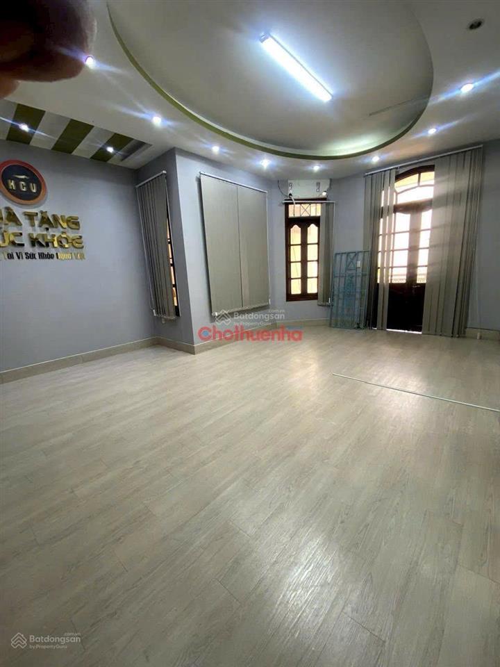 Giá rẻ 35tr  cho thuê biệt thự phổ quang, q. tân bình  dt 8x20m, sân rộng  0901 162 ***