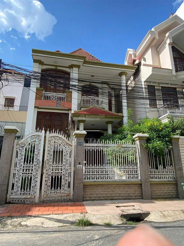 Giá rẻ 35tr  cho thuê biệt thự phổ quang, q. tân bình  dt 8x20m, sân rộng  0901 162 ***