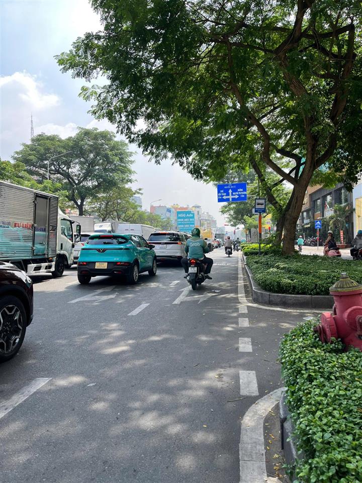 Cho thuê nhà 213d nguyễn văn cừ, quận 5  trệt lầu  dt 5x11, giá tốt 0901 162 ***