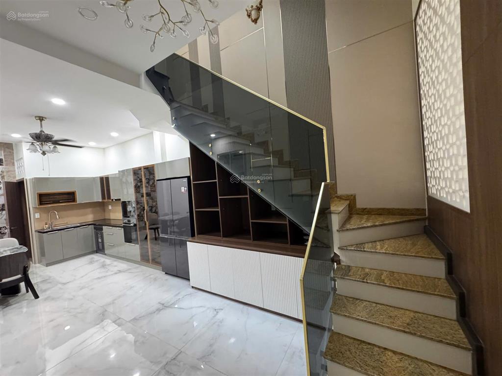 Giá 3x  cho thuê nhà mặt tiền huyền quang, quận 1  dt 4x17m, trệt 2lầu