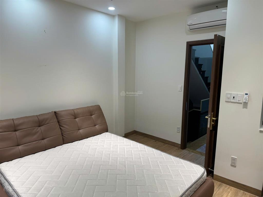 Giá 3x  cho thuê nhà mặt tiền huyền quang, quận 1  dt 4x17m, trệt 2lầu