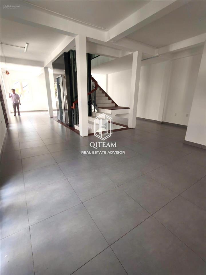 Cho thuê biệt thự sài gòn pearl, p22, q. bình thạnh  hầm 3 tầng  0901 162 ***