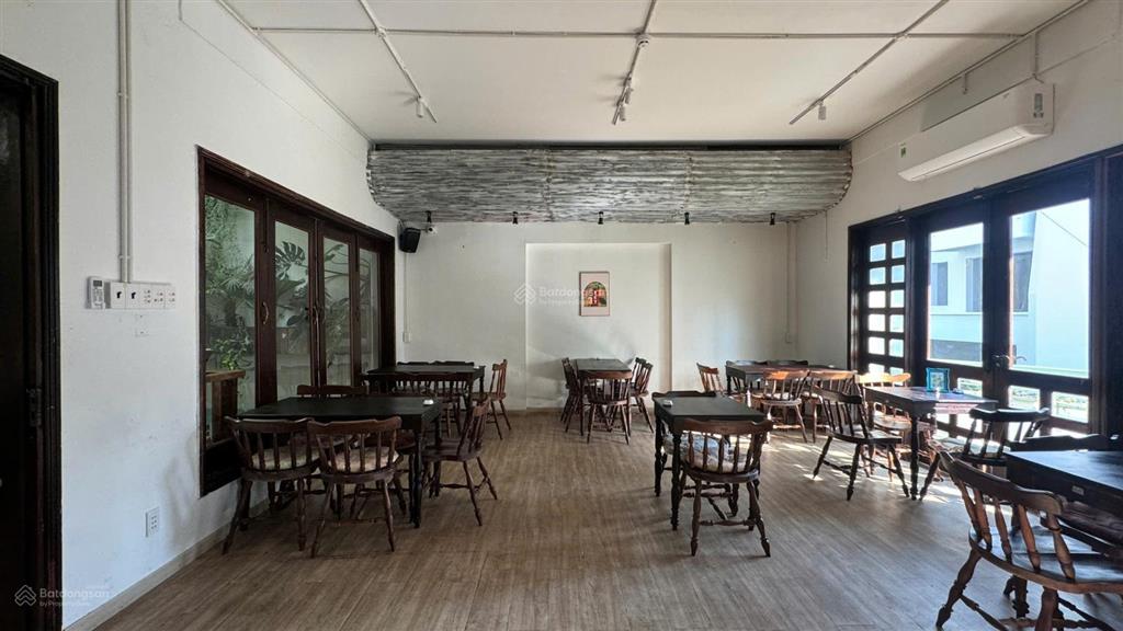 Dts 700m2  cho thuê nhà 436a ba tháng hai, quận 10  dt 9x20m, hầm 4 tầng