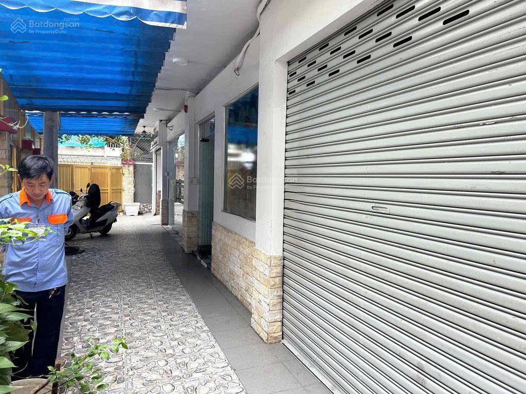 Dt 10x25m  cho thuê nhà 611 điện biên phủ, quận 3  trệt lầu, 8pn/6wc, giá rẻ 0901 162 ***