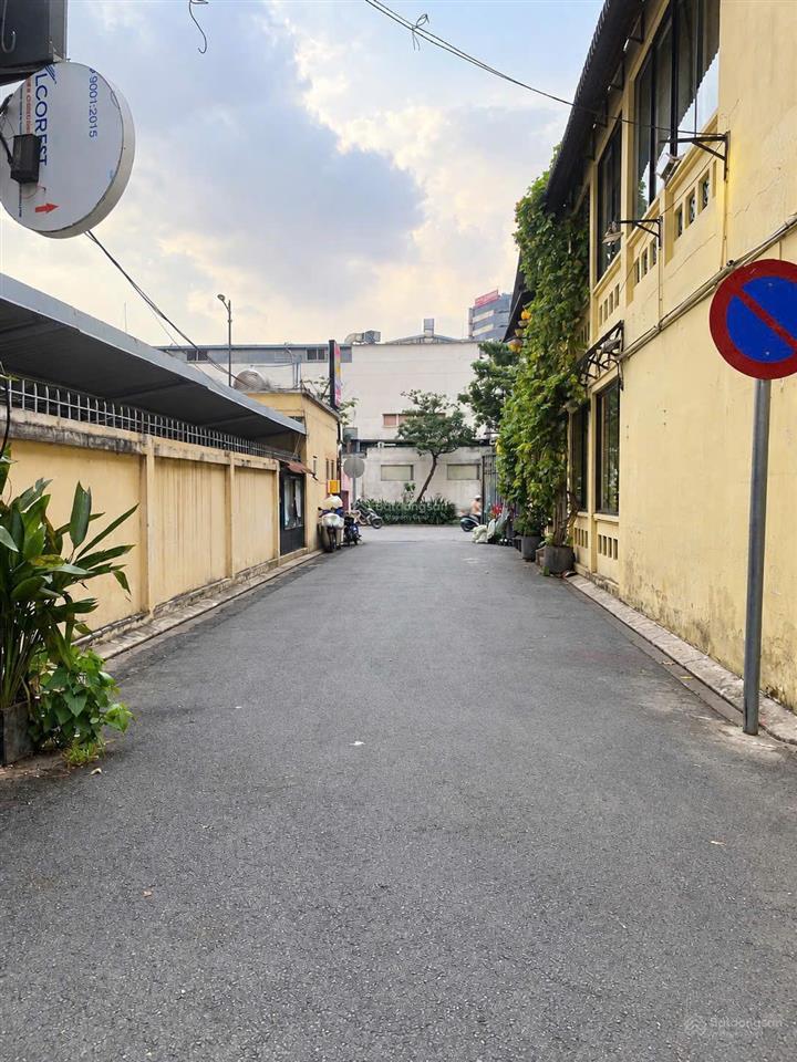 Dtsd 480m2  cho thuê nhà ngay sân bay tân sơn nhất, 6 tầng  có thang máy