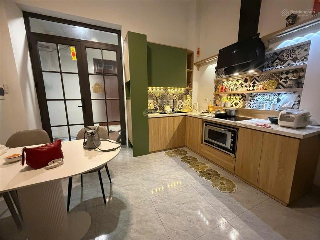 Bán nhà nguyễn công trứ hai bà trưng 5 tầng 8,5 tỷ