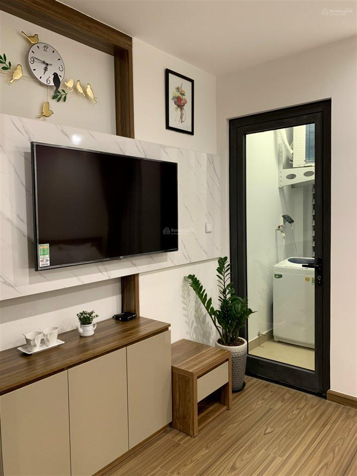 Chính chủ cần bán căn studio 31m2 đủ đồ đẹp, tầng trung, toà w1, giá 4 tỷ vinhomes west point