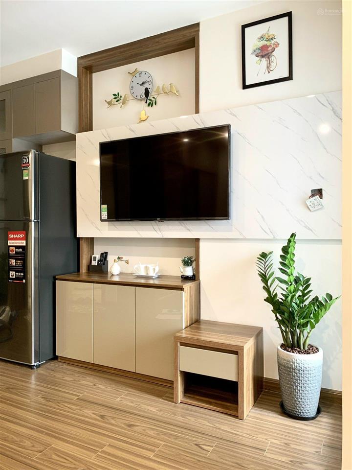 Chính chủ cần bán căn studio 31m2 đủ đồ đẹp, tầng trung, toà w1, giá 4 tỷ vinhomes west point