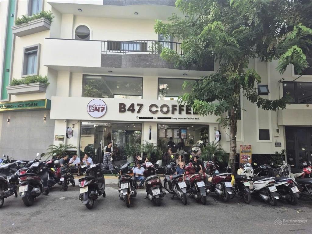 Mặt bằng kinh doanh bình thạnh, vỉa hè rộng, đậu xe hơi thoải mái