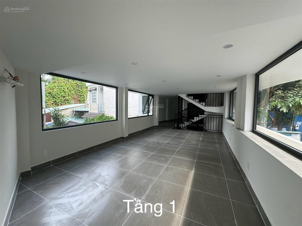 Mặt bằng kinh doanh bình thạnh, vỉa hè rộng, đậu xe hơi thoải mái
