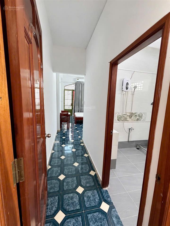 Cho thuê chdv 40m2 (kế bên etown cộng hoà) full nội thất  phòng tách bếp  ban công rộng