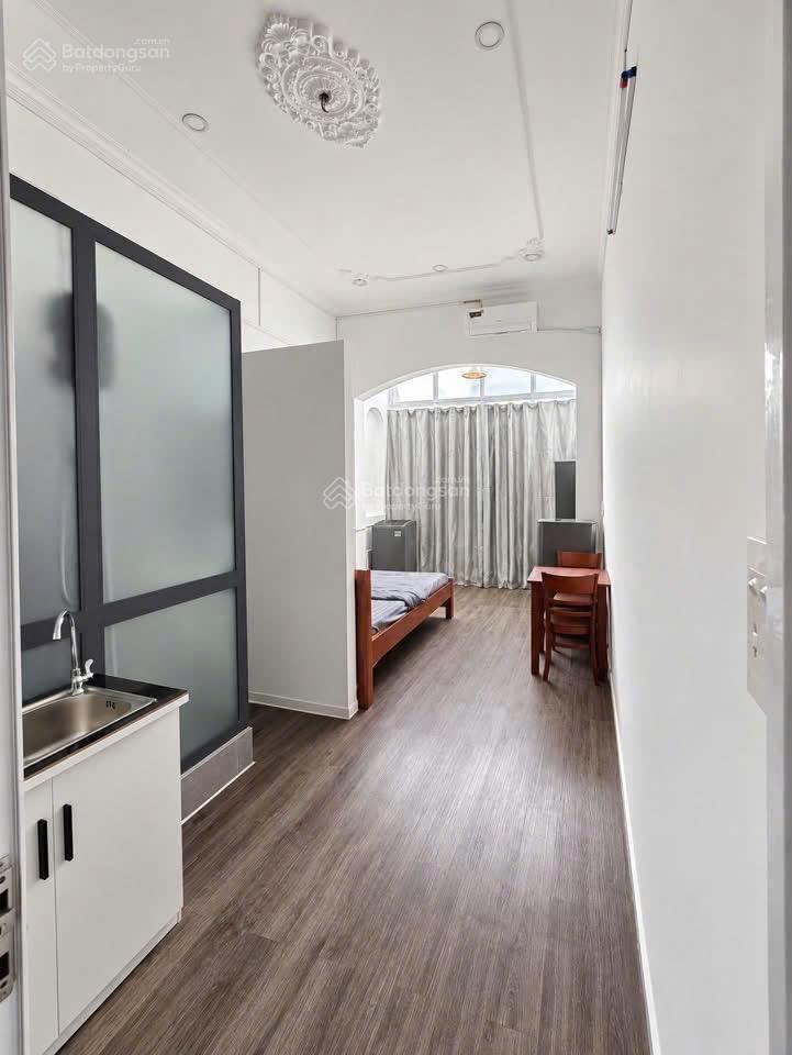 Cho thuê chdv 40m2 (kế bên etown cộng hoà) full nội thất  phòng tách bếp  ban công rộng