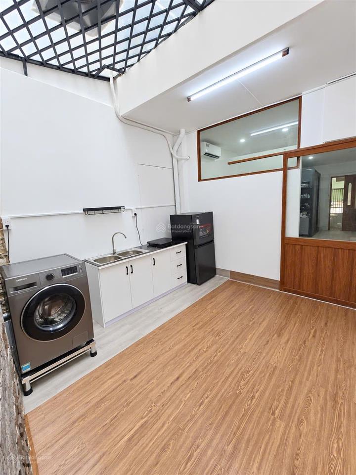 Cho thuê chdv 40m2 (kế bên etown cộng hoà) full nội thất  phòng tách bếp  ban công rộng