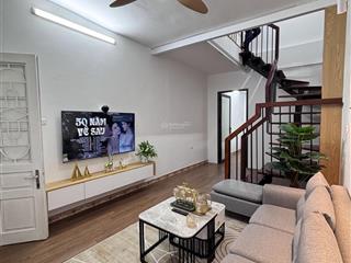 Bán tập thể đầu phố huỳnh thúc kháng, gần sát nút giao láng hạ, 95m2, 3pn + 2wc, tặng nội thất