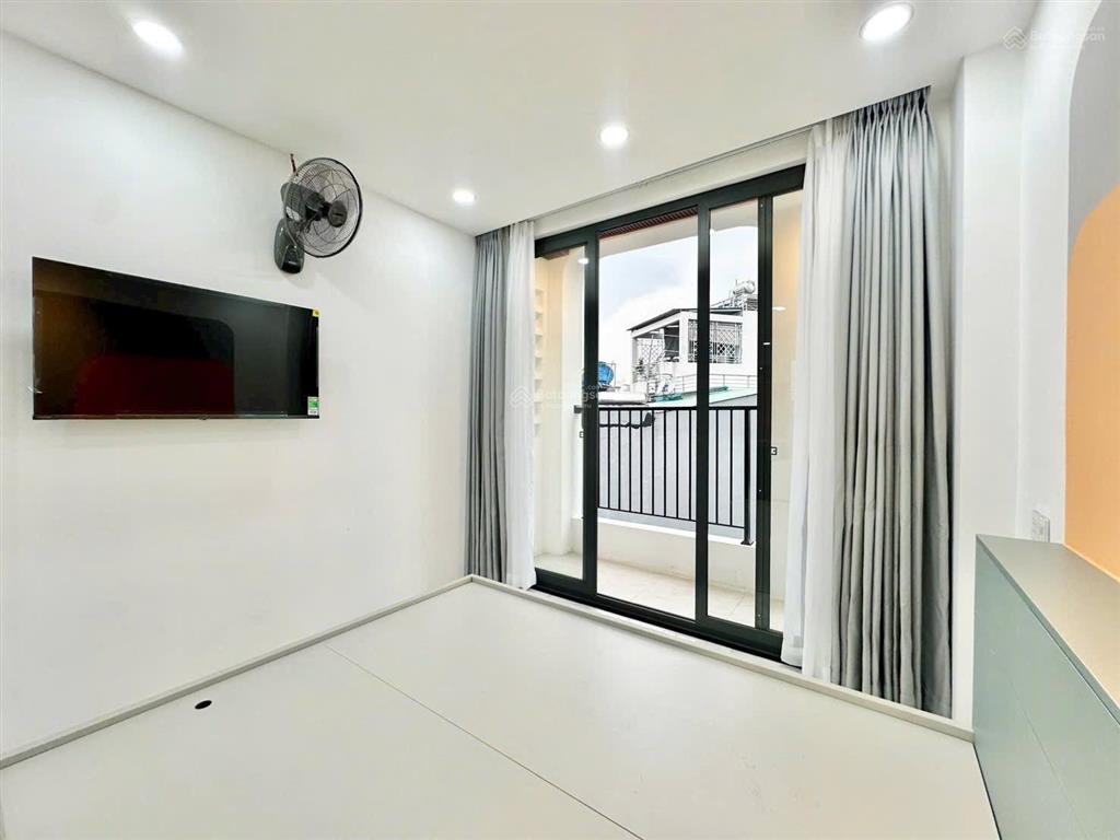 Khai trương căn hộ 1pn luxury mới xây, thang máy full nội thất ngay ngã 4 phú nhuận