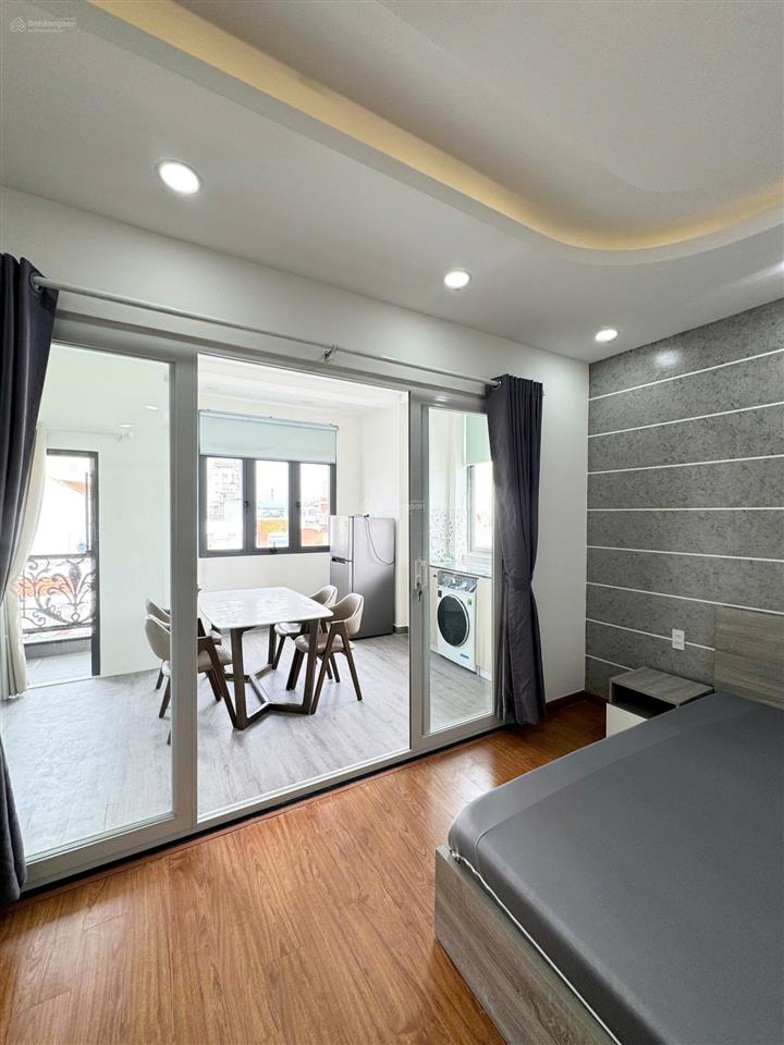 Cho thuê căn hộ cao cấp 1pn thang máy ban công máy giặt riêng ngay cv hoàng văn thụ