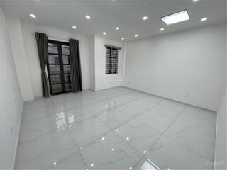 Chỉ 7.5 tr/tháng văn phòng ban công sẵn bàn ghế, khu cityland p10 gò vấp