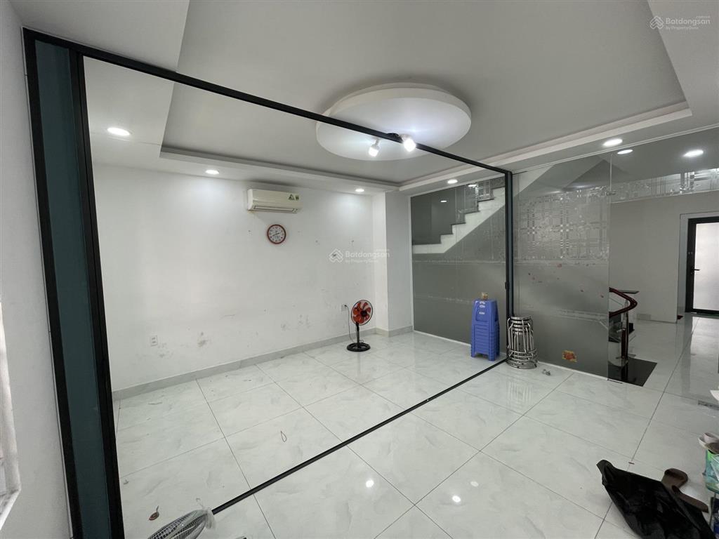 5tr500 văn phòng giá rẻ cityland  full tiện nghi