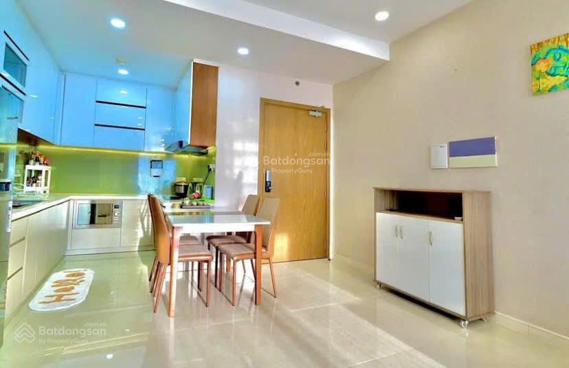 Ch tầng cao 2pn / 53m2 ( 2 tỷ 12 ) bao vat, shr , giáp bình thạnh ,view sân bay tphcm ,bank 10 năm