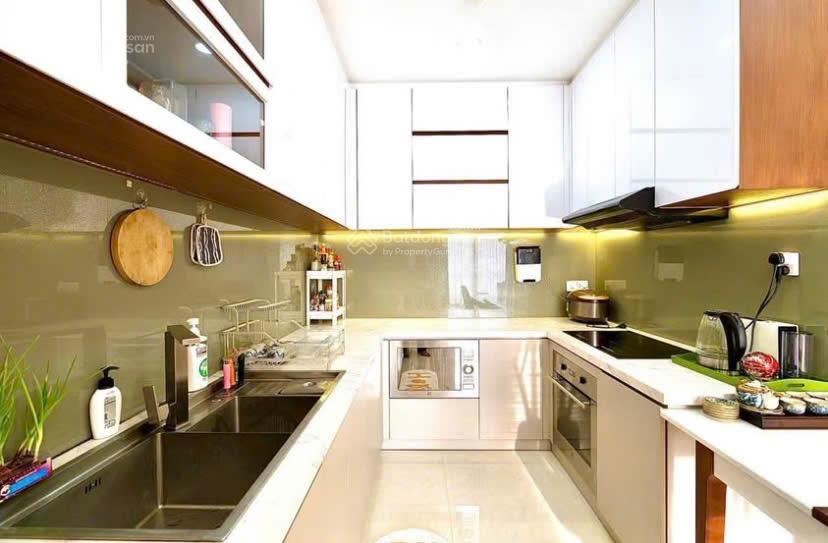 Ch tầng cao 2pn / 53m2 ( 2 tỷ 12 ) bao vat, shr , giáp bình thạnh ,view sân bay tphcm ,bank 10 năm
