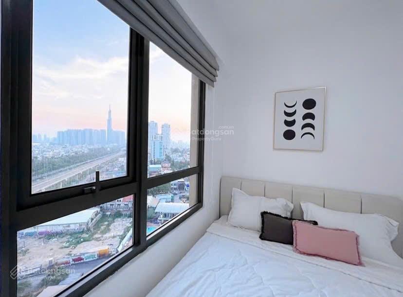 Tầng cao view trung tâm tphcm  ch 60m2/2 tỷ 4 sổ hồng , cách sân bay 2km , góp 0% lãi , dọn ở ngay