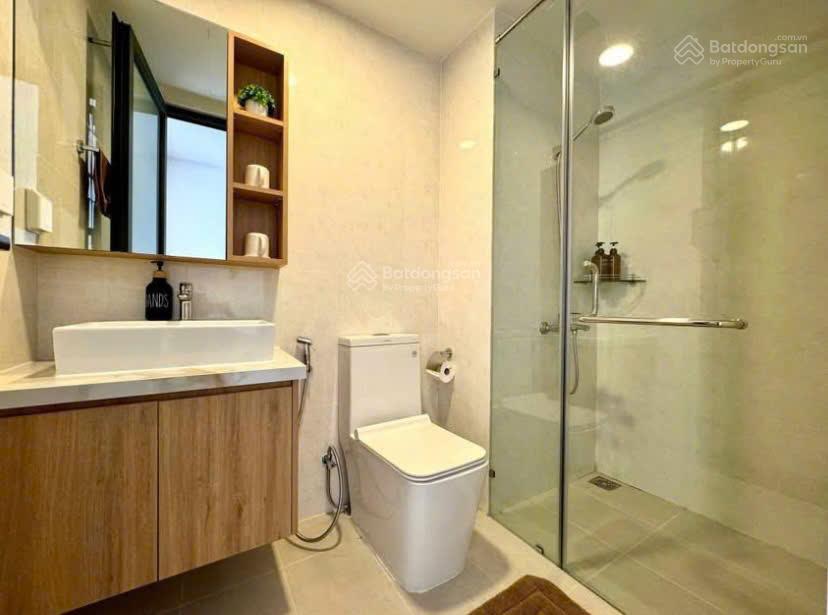 Tầng cao view trung tâm tphcm  ch 60m2/2 tỷ 4 sổ hồng , cách sân bay 2km , góp 0% lãi , dọn ở ngay