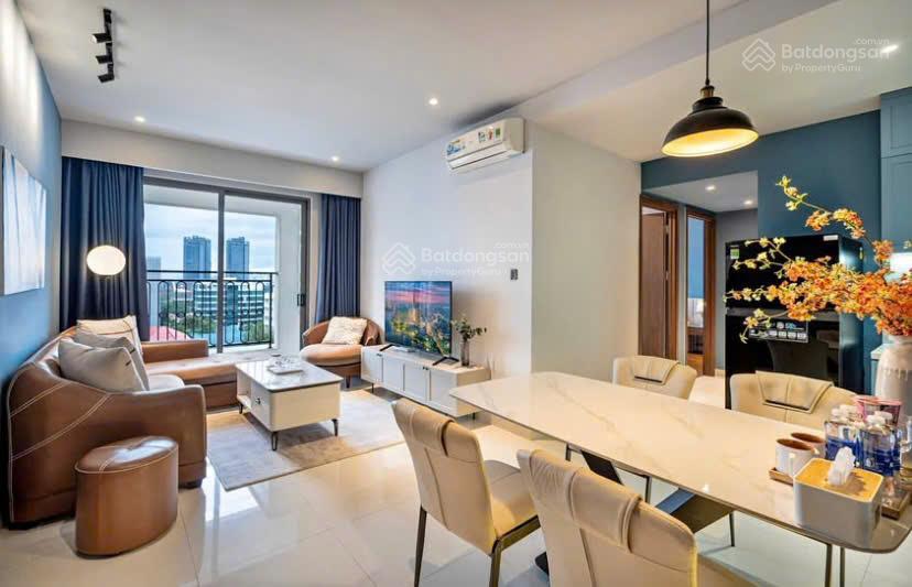 Con trai du học, bán gấp ch sổ hồng 56m2 2pn, gần sân bay, ở ngay, thiện trí tặng full nt, bank 70%