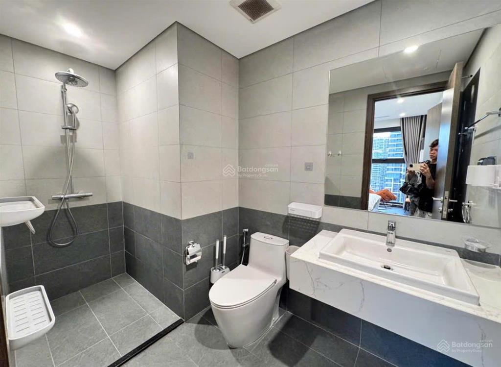 Tầng 8, 2pn  2wc, sổ sang tên, gần chợ gò vấp, tầng cao ngắm view góc cầu bến phà, thuê 13 triệu
