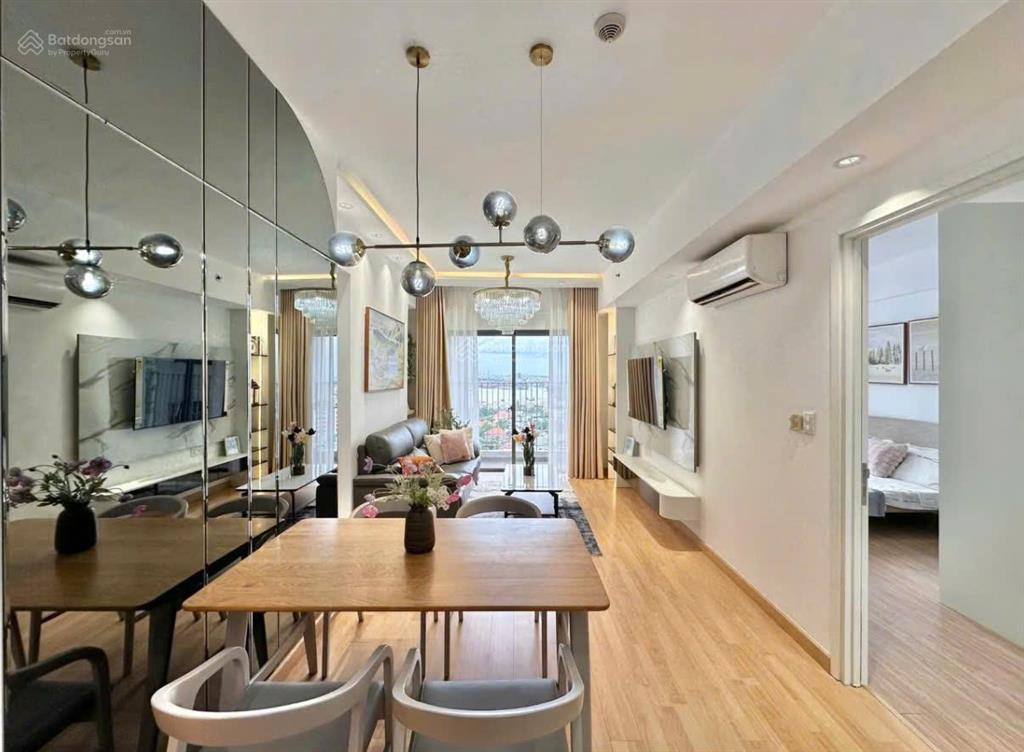 Chính chủ (bán gấp) 2pn, 2wc, nguyên hồng, dọn ở liền, vay 65% duyệt nhanh, giá 2 tỷ (49m2)