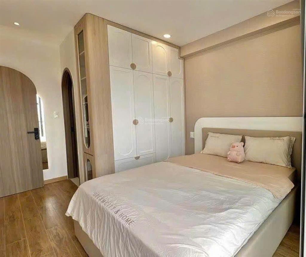 Dọn ở ngay, chủ (cắt lỗ), 2pn, 2wc, tầng trung, hướng phong thủy tốt, 2 tỷ 15 sổ sẵn, mới 100%
