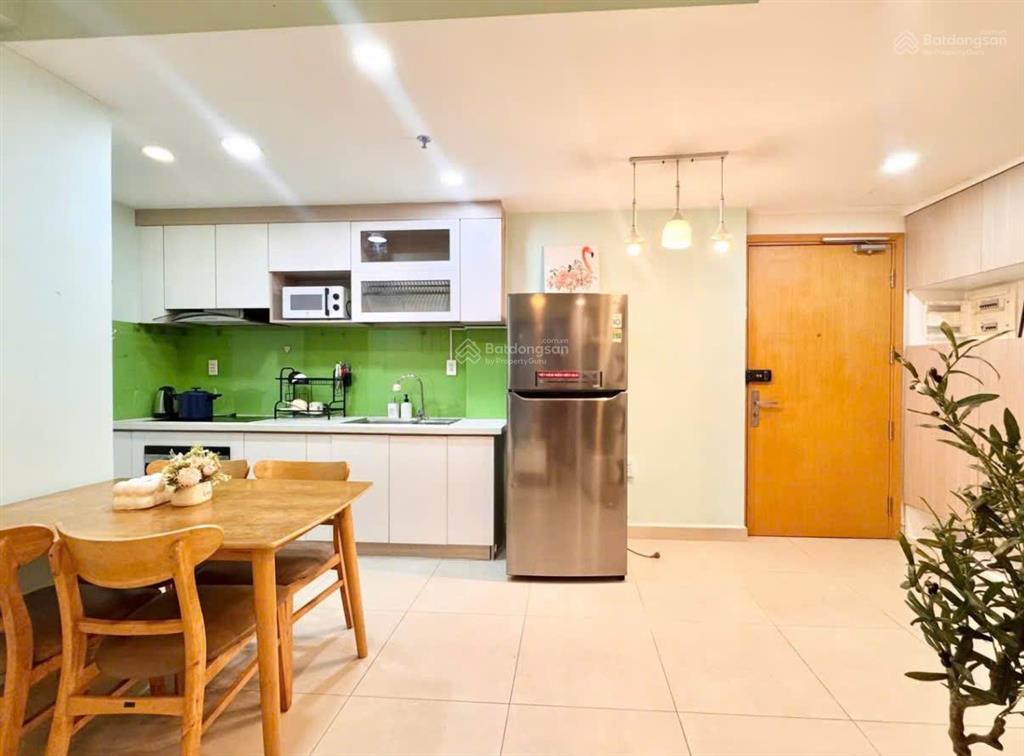 2 tỷ 3 chồng tiền bớt ít, sổ riêng sẵn, 2pn, 2wc tầng 8, vay 75% nhẹ nhàng, thuê 14 triệu,