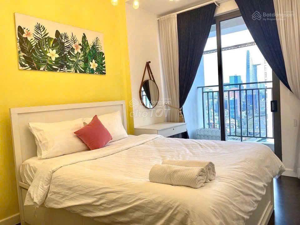 Ở tầng cao 9,ch 55m2 đã có sổ hồng ,dọn ở ngay,mới 100%,thuê được 14 triệu ,góp 0% lãi trong 2 năm
