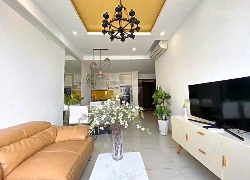Ở tầng cao 9,ch 55m2 đã có sổ hồng ,dọn ở ngay,mới 100%,thuê được 14 triệu ,góp 0% lãi trong 2 năm