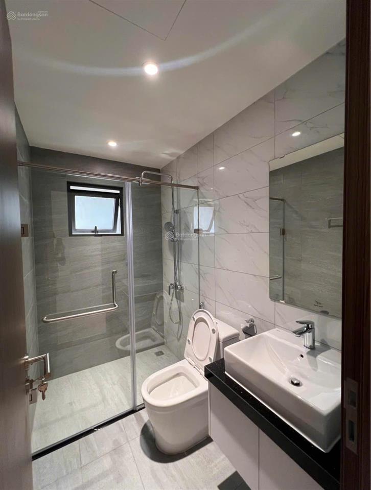 Ở tầng cao 9,ch 55m2 đã có sổ hồng ,dọn ở ngay,mới 100%,thuê được 14 triệu ,góp 0% lãi trong 2 năm
