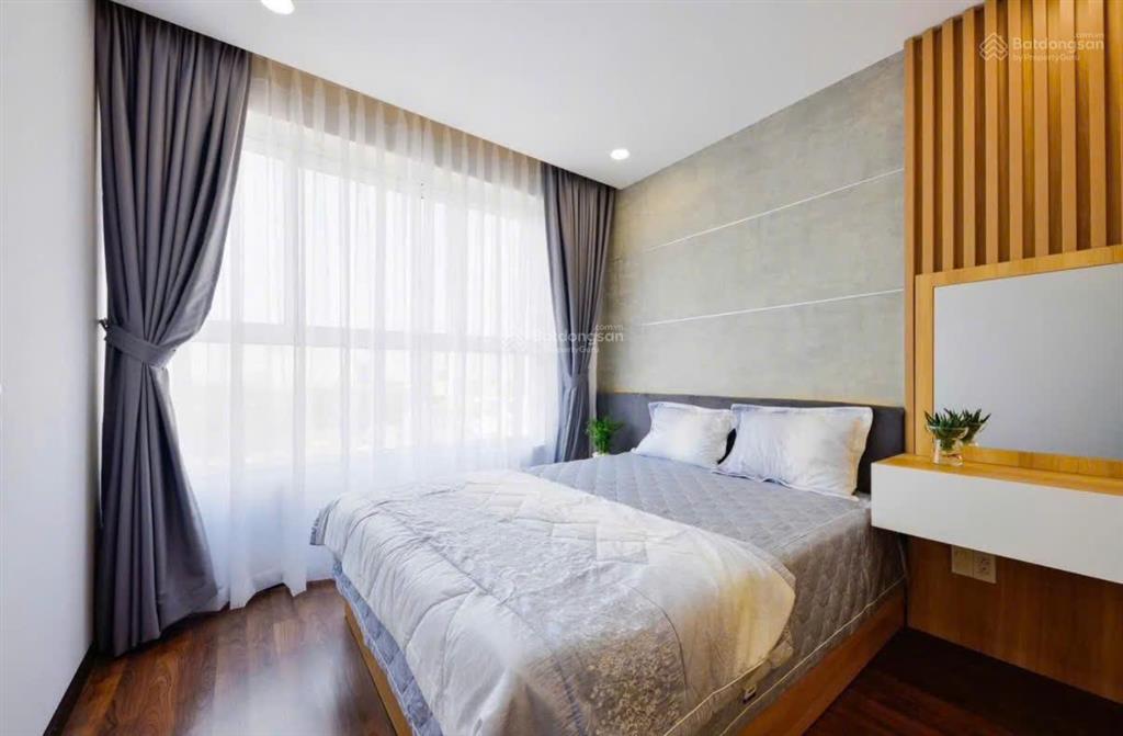 Là căn góc 2 ban công, nội thất ( như hình ) giá chốt 2 tỷ 28 , sổ tôi chịu phí , vay 75% ở lâu dài