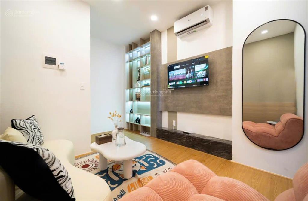 Lầu 8, có thang máy, hiện đại tiện ích dưới tòa, ch 57m2 sổ riêng, kẹt vay 75%, pccc tốt, ở ngay