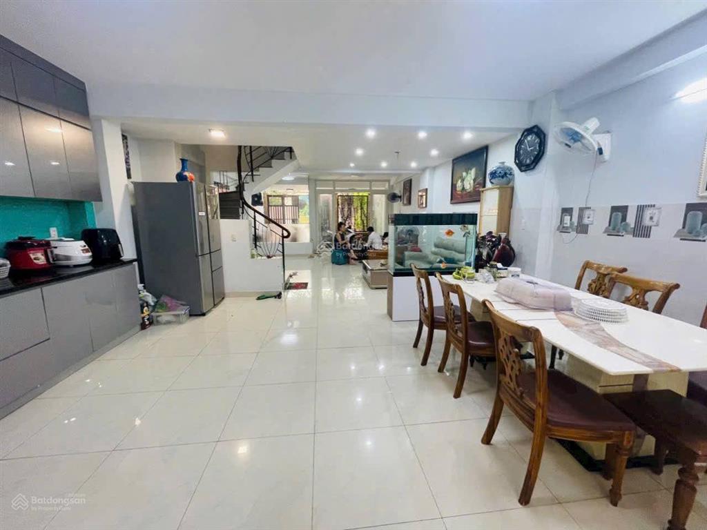 Chính chủ bán nhà nguyên căn (1 trệt, 2 lầu) khu dân cư tân quy đông (q7, gần lotte mart)