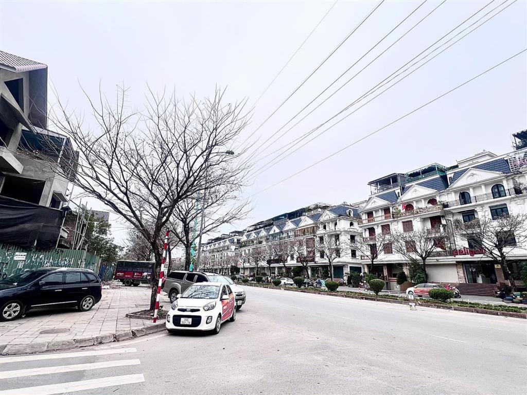 Chính chủ bán căn shophouse liền nhau siêu đẹp tại maison du parc, thành phố giao lưu, đường 40m2