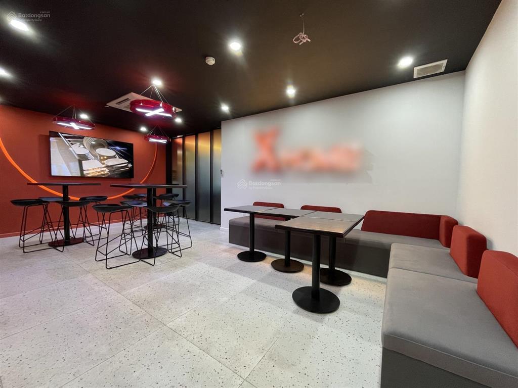 Chủ nhà cho thuê văn phòng quận 4 view sông 778m²