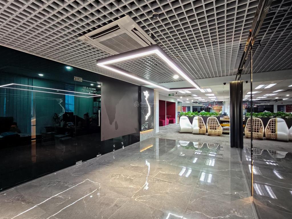 Chủ nhà cho thuê văn phòng quận 4 view sông 778m²