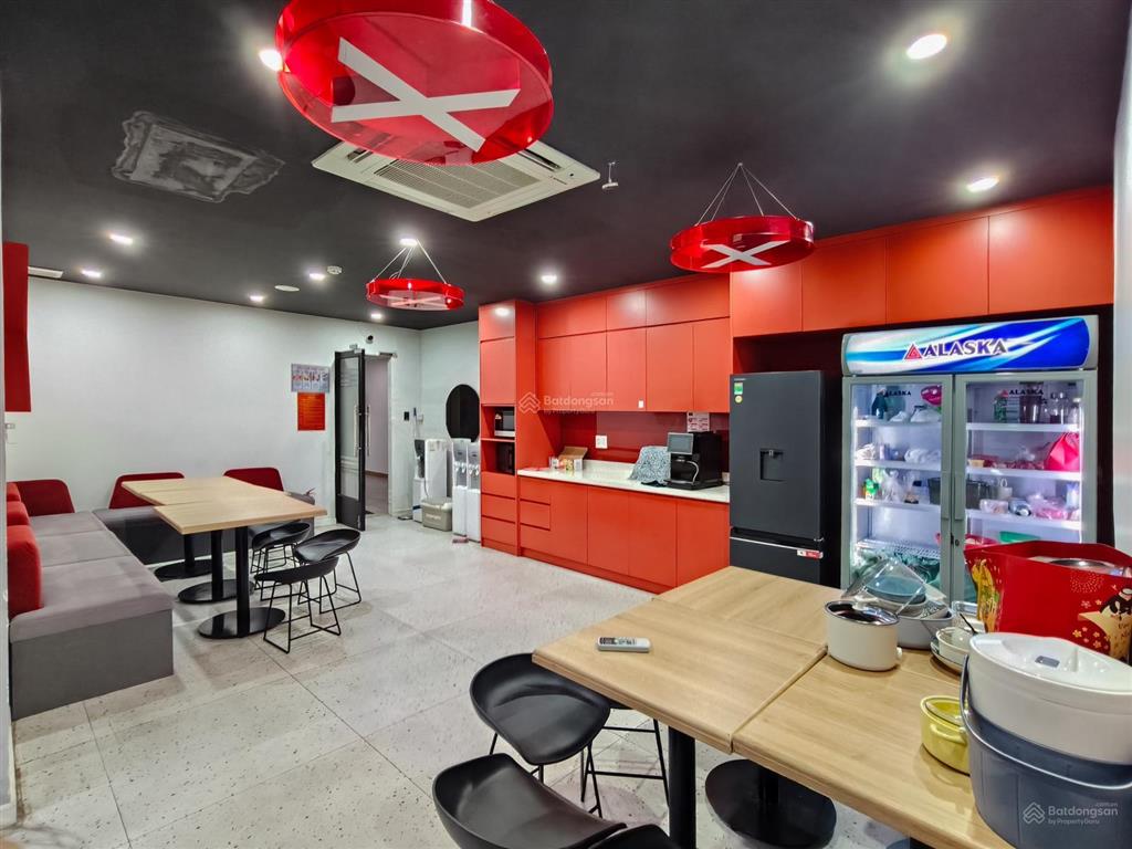 Chủ nhà cho thuê văn phòng quận 4 view sông 778m²