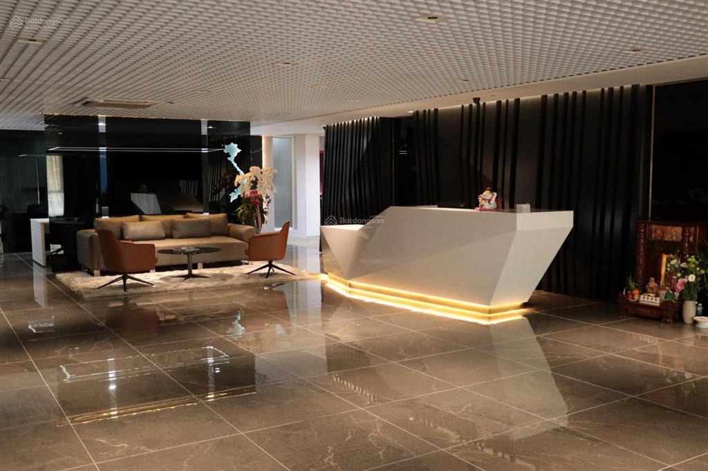 Chủ nhà cho thuê văn phòng quận 4 view sông 778m²