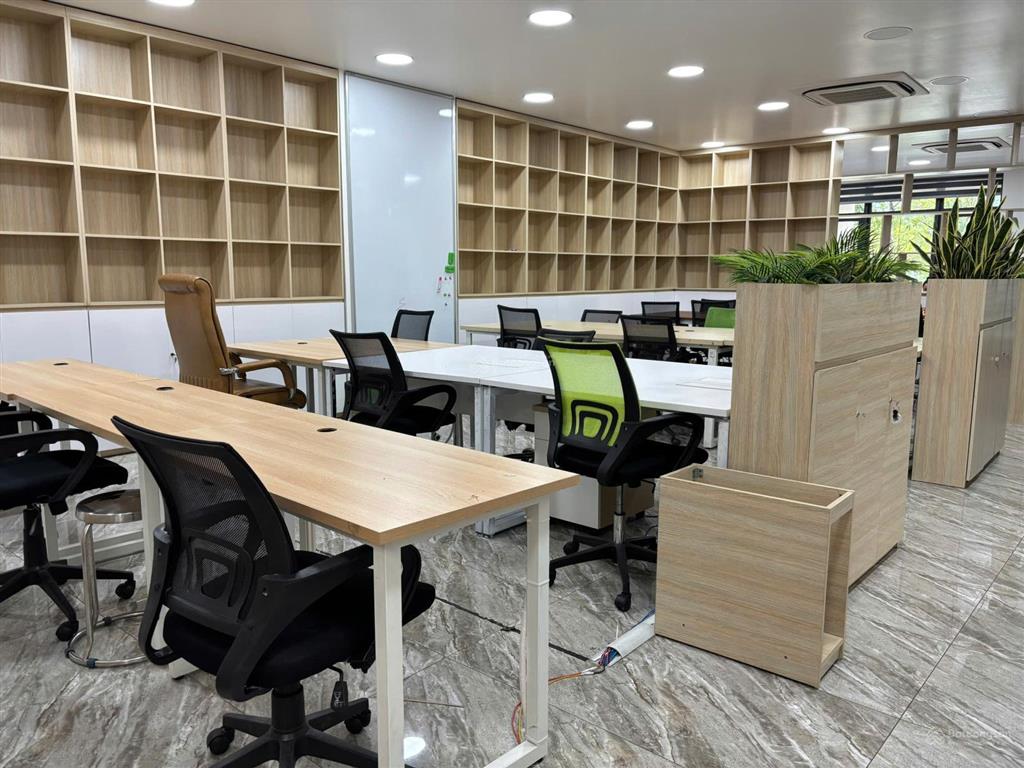 Bán gấp tòa nhà căn góc  vạn phúc city giá tốt