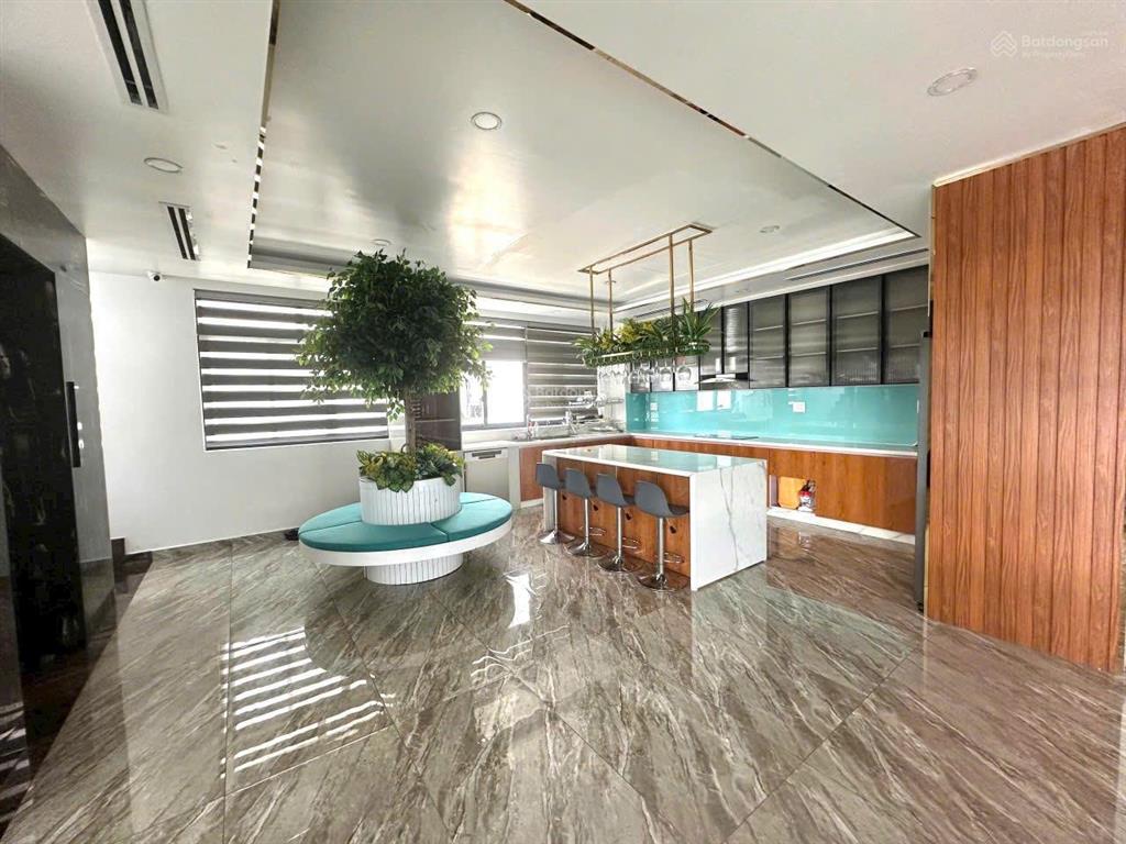 Bán gấp tòa nhà căn góc  vạn phúc city giá tốt