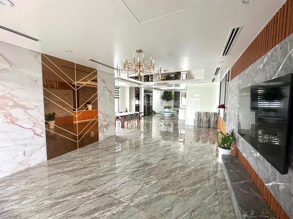 Bán gấp tòa nhà căn góc  vạn phúc city giá tốt
