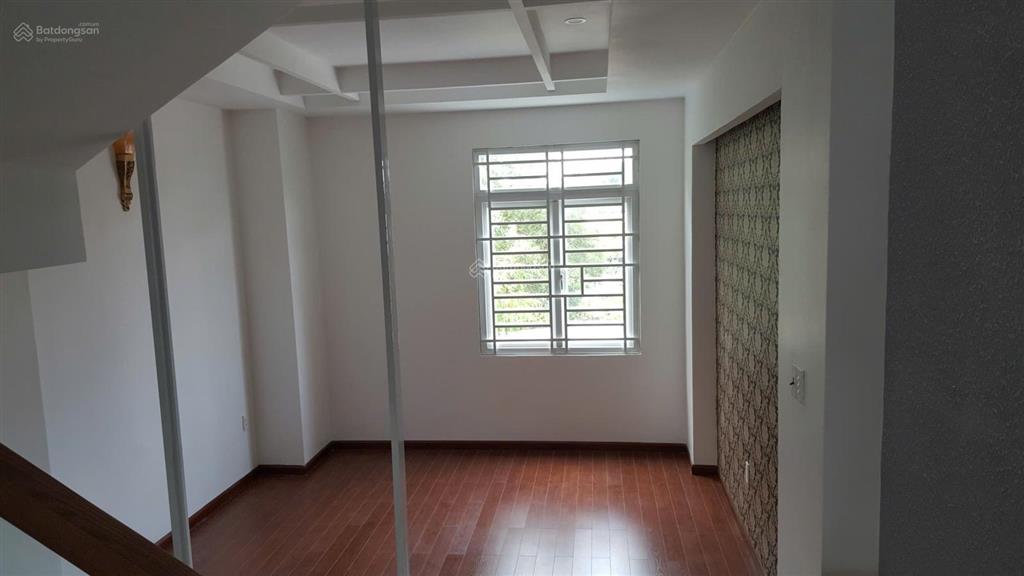 Chính chủ cho thuê nhà 4 tầng, dt 4*18=72m, hẻm nhựa 6m, cách đường ltr 20m. tiếp người thiện chí.
