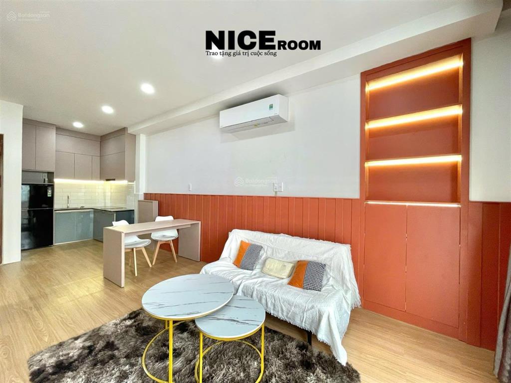 Căn hộ ban công đẳng cấp ngay ngã tư hàng xanh