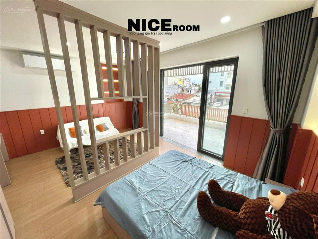 Căn hộ ban công đẳng cấp ngay ngã tư hàng xanh